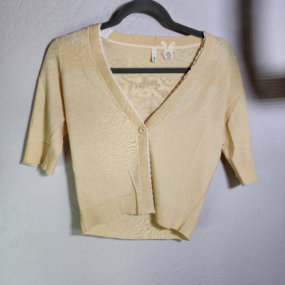 Moth Sweaters - Moth x Anthropologie Yellow Scallop Cotton And Wool Cropped Cardigan Size Small
